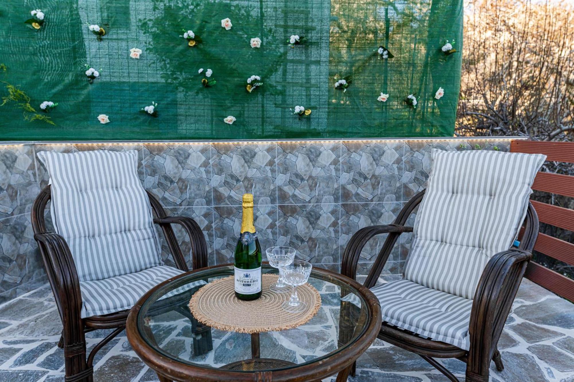 Aperanto Galazio Apartment Archangelos  Ngoại thất bức ảnh