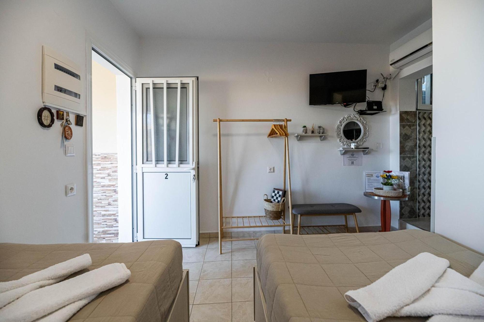 Aperanto Galazio Apartment Archangelos  Ngoại thất bức ảnh