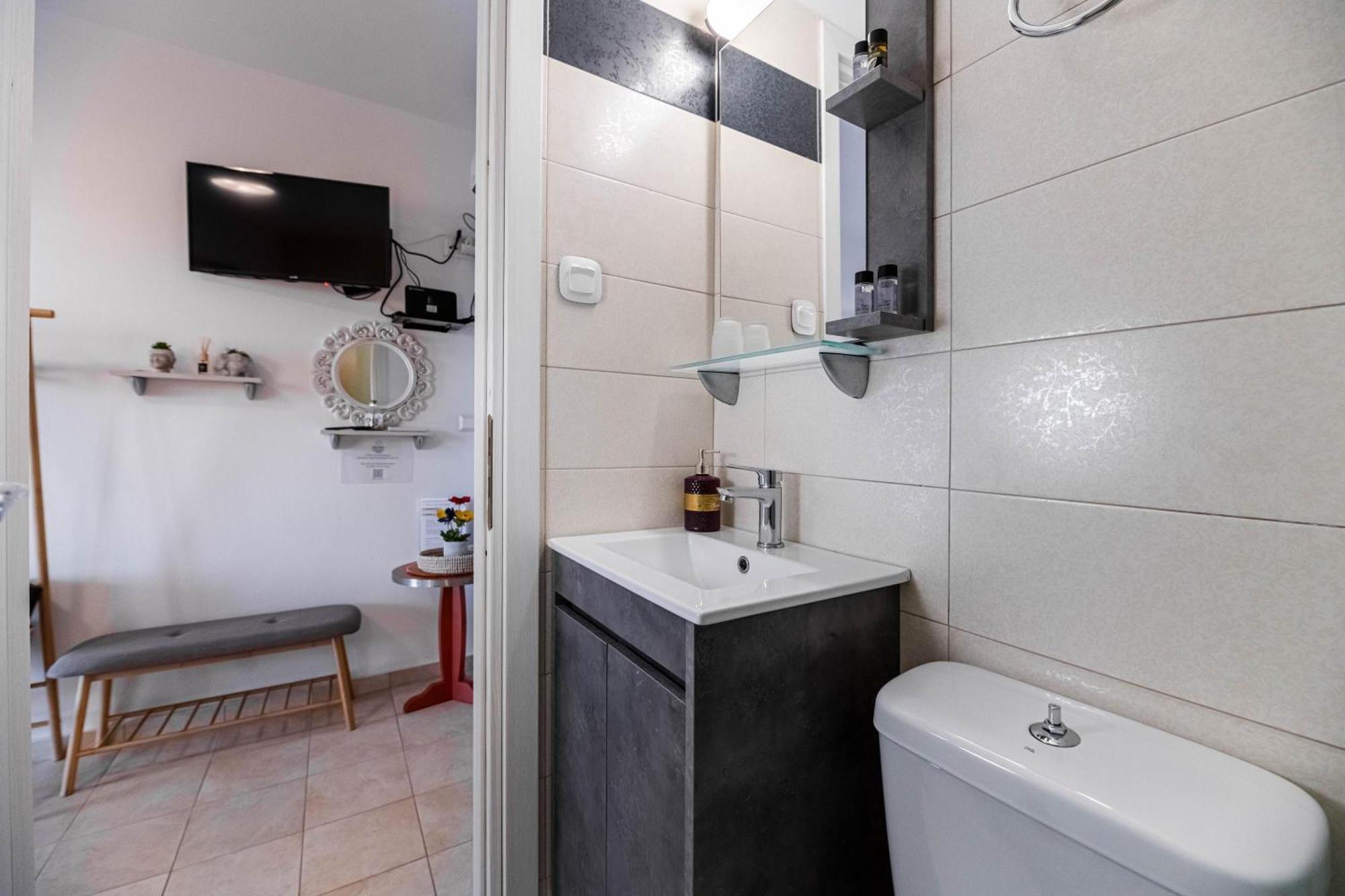 Aperanto Galazio Apartment Archangelos  Ngoại thất bức ảnh