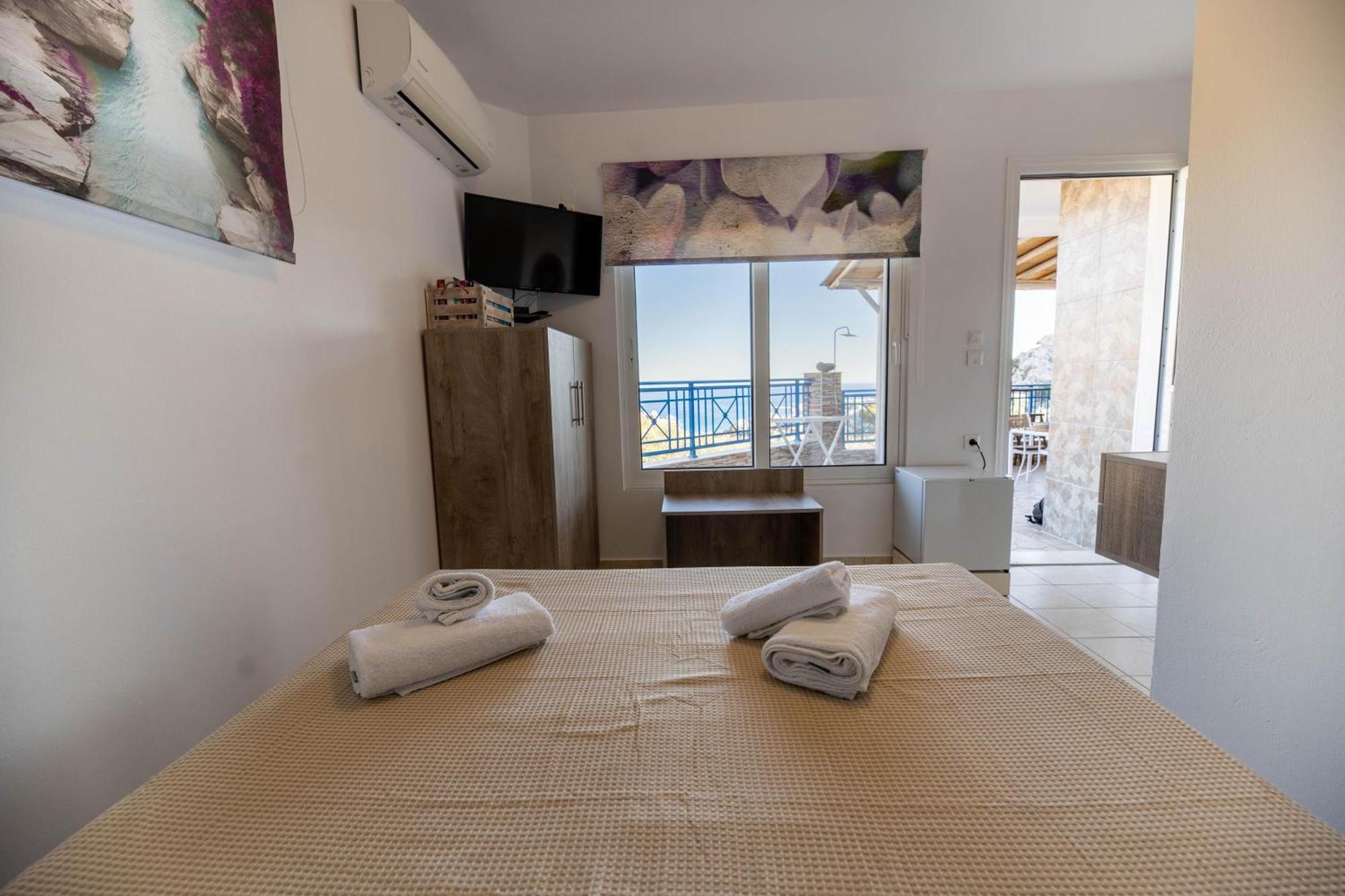 Aperanto Galazio Apartment Archangelos  Ngoại thất bức ảnh